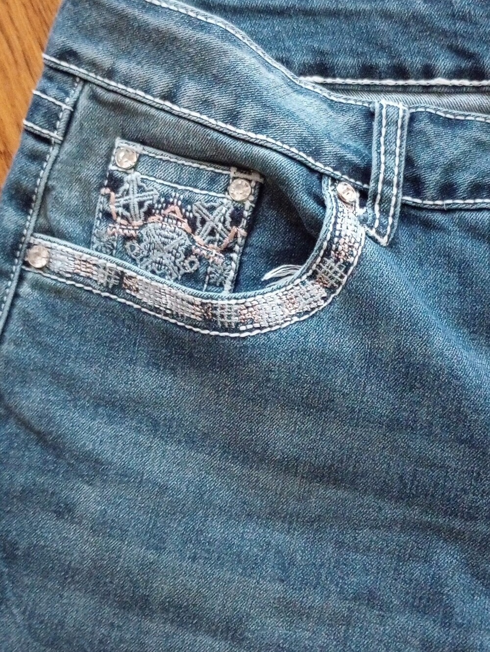 Capris - Picture 5 of 7
